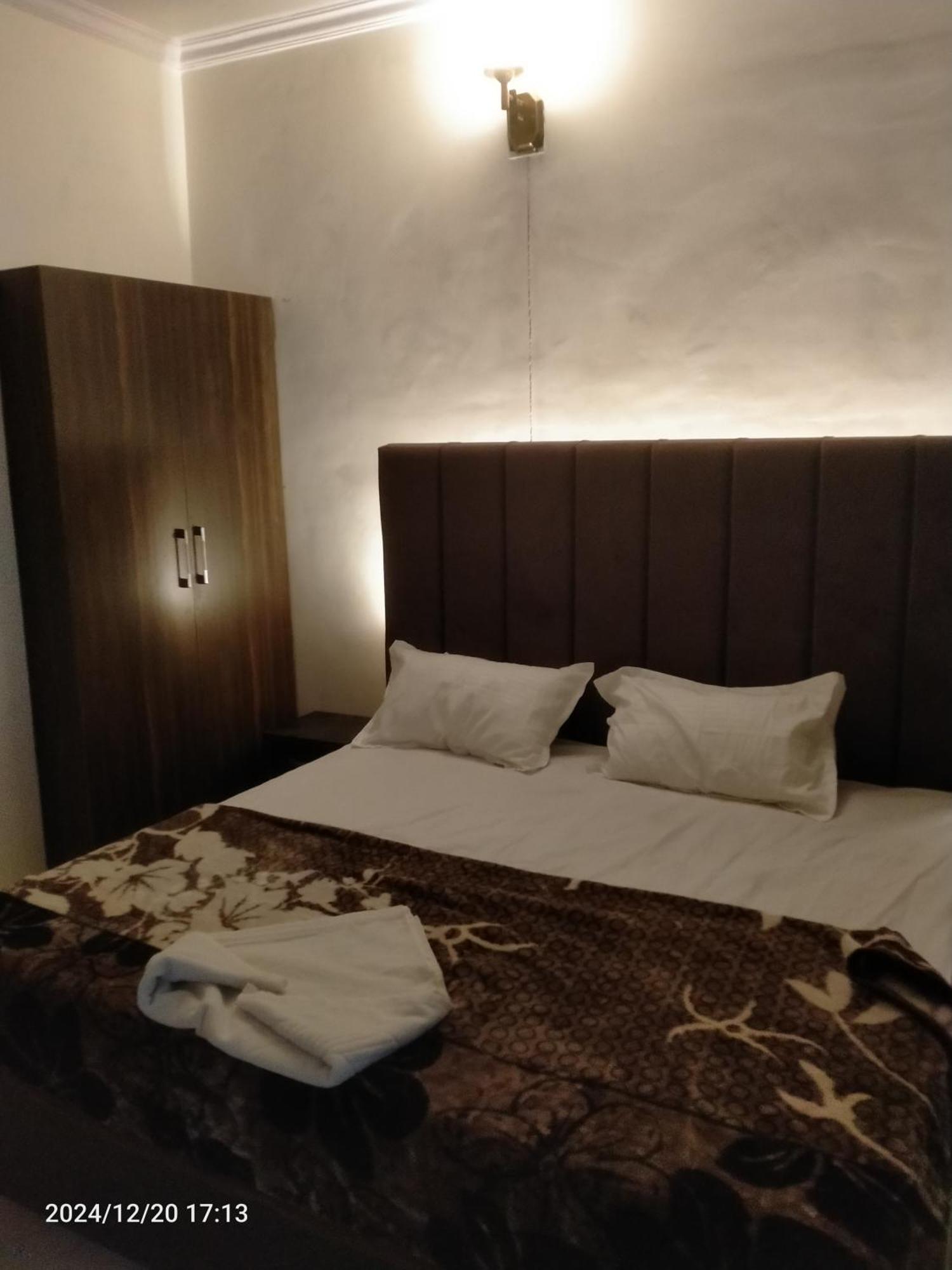 Parv Hotel