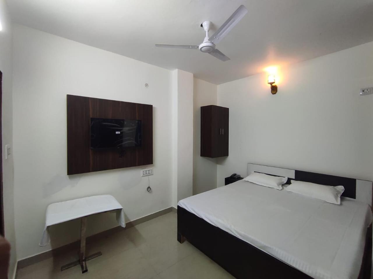 Hotel Parv Varanasi