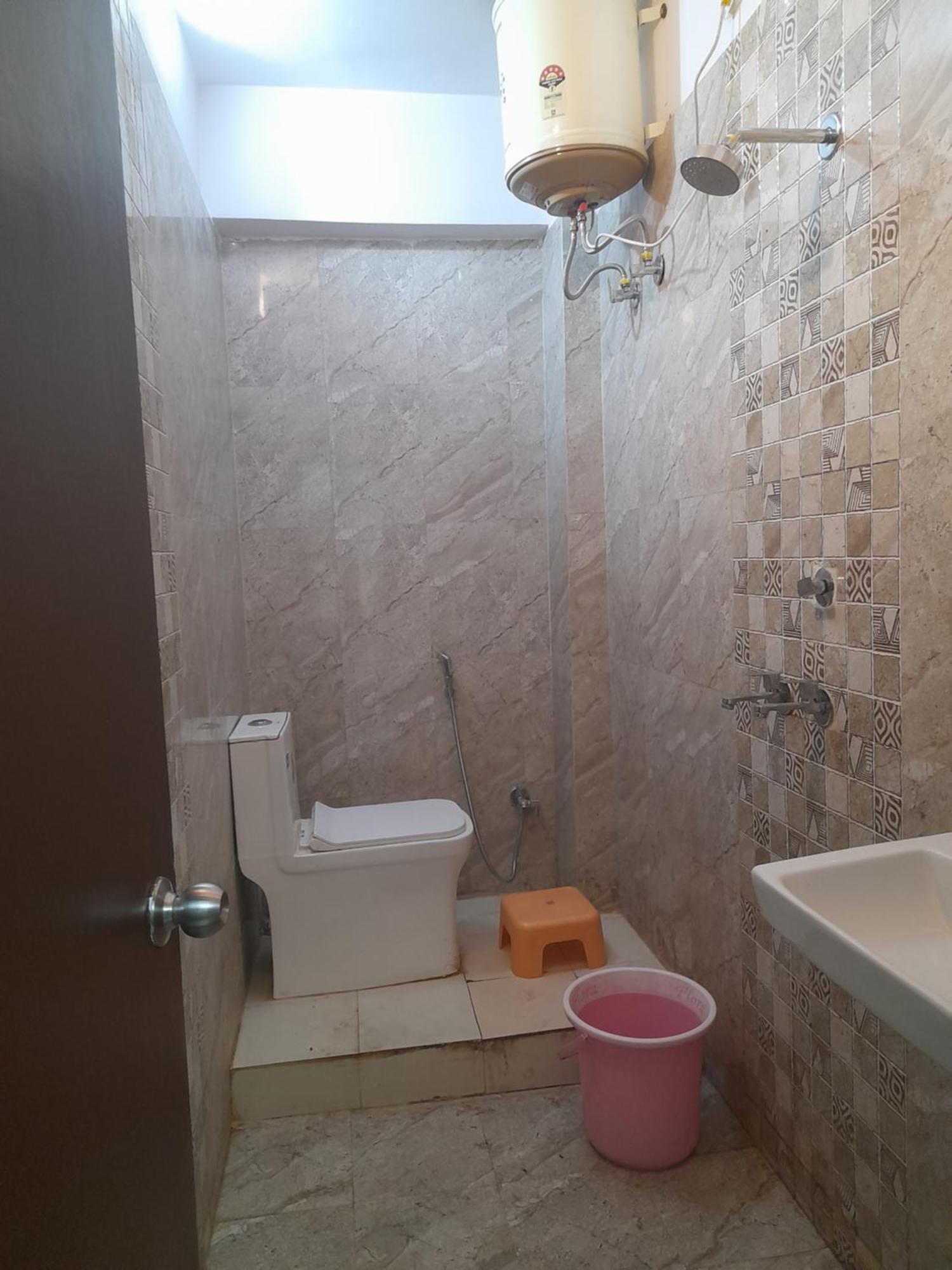 Parv Hotel