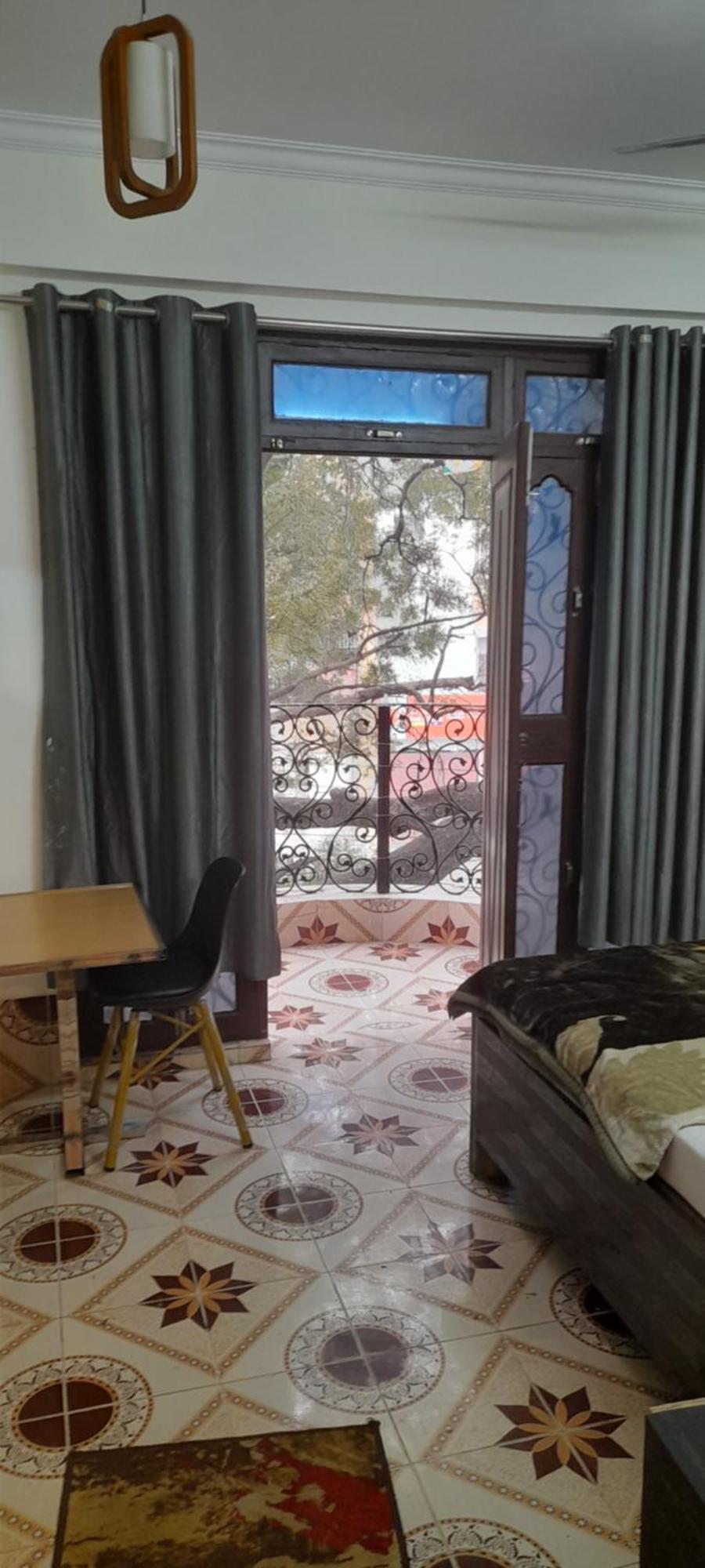 Parv Hotel